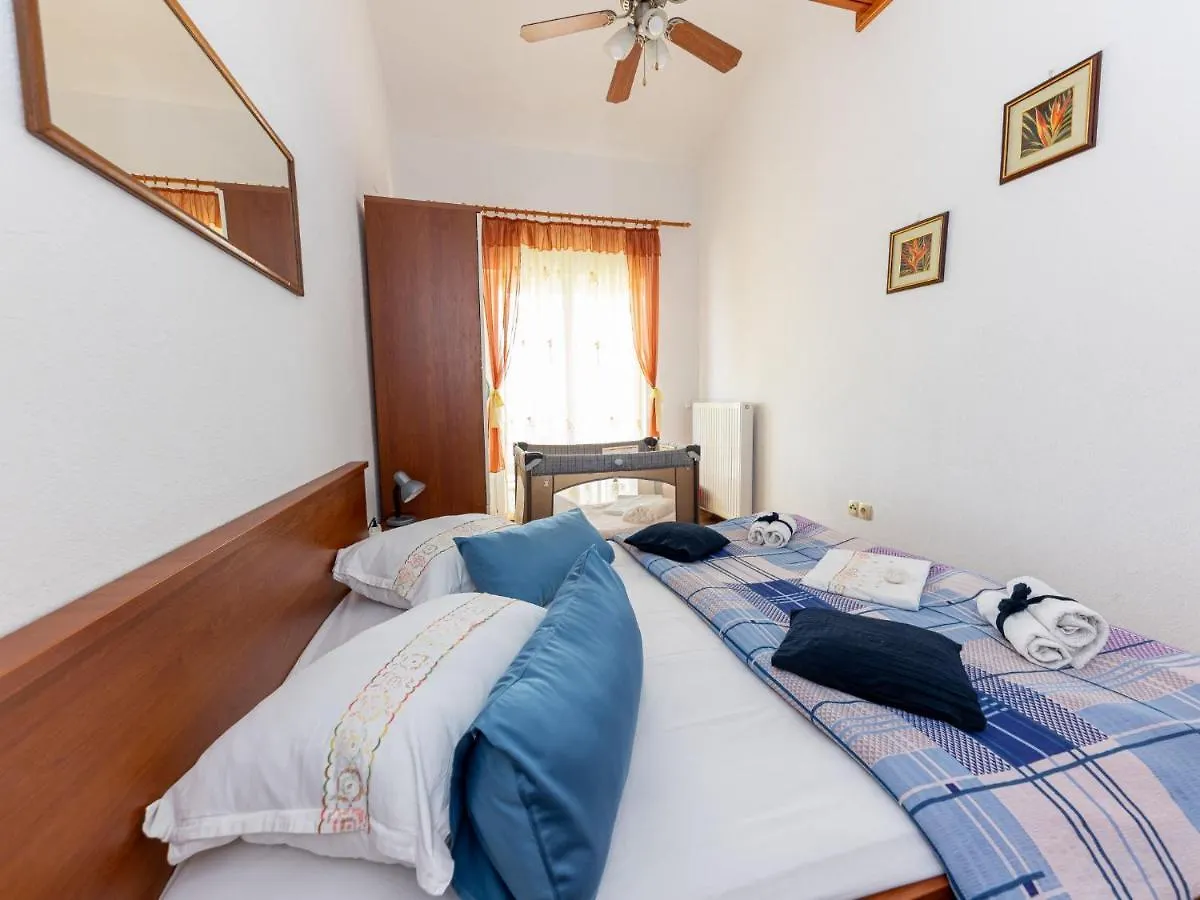 Apartment Villa Saba-2 By Interhome Трогир