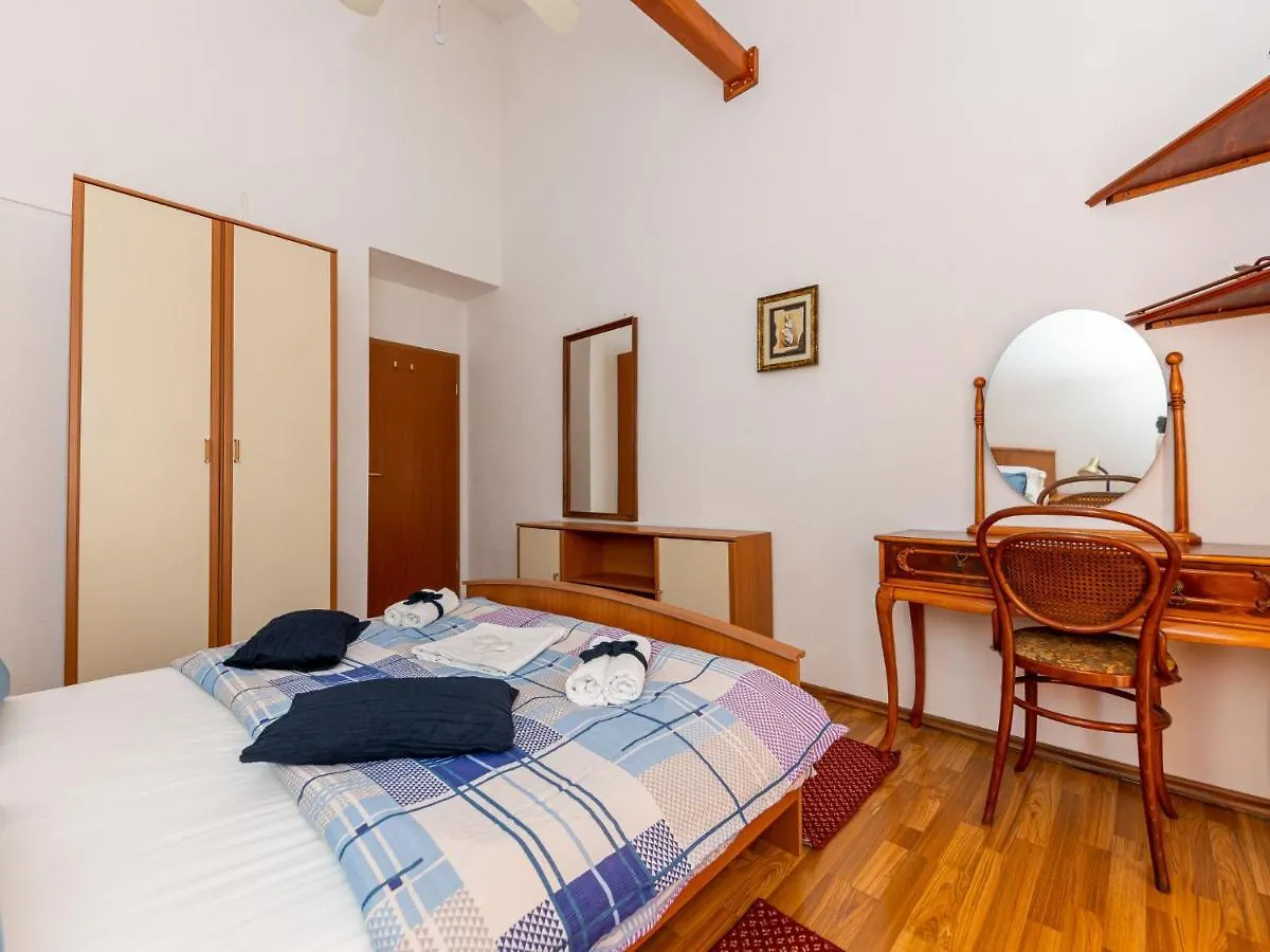 Apartment Villa Saba-2 By Interhome Трогир