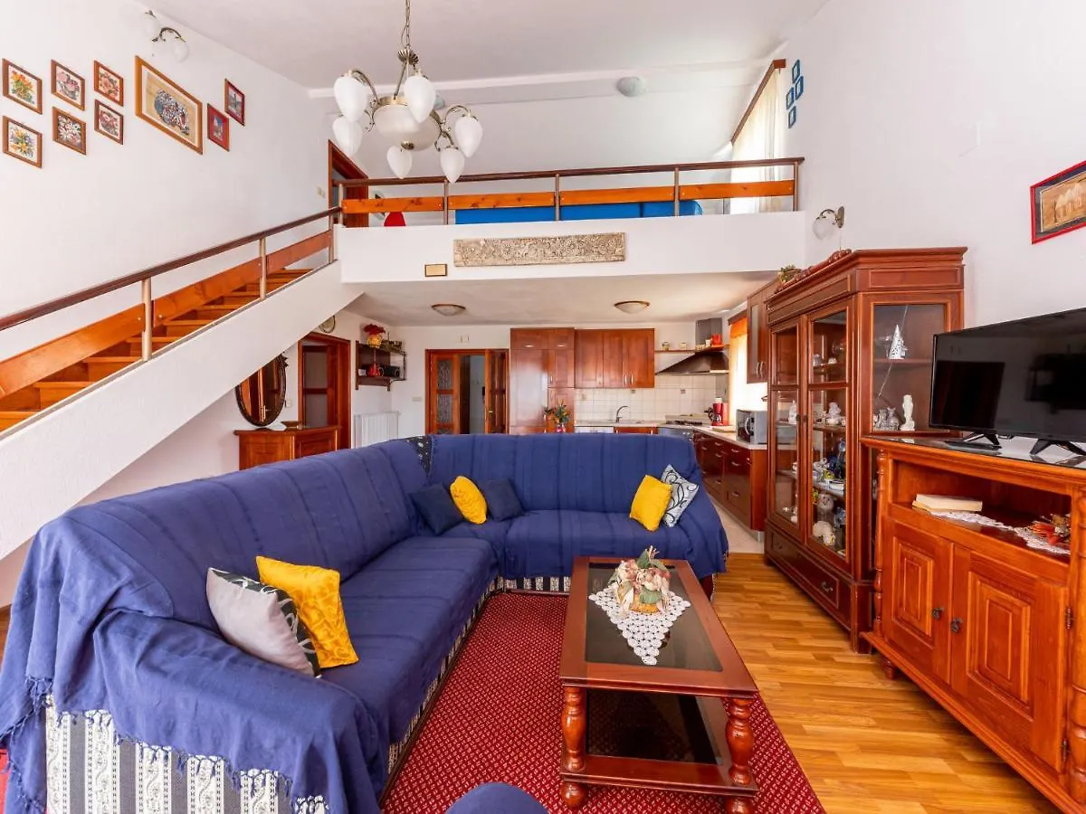 Apartment Villa Saba-2 By Interhome Трогир